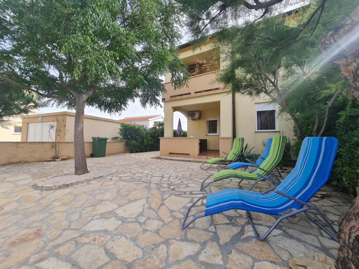 Apartman ˝Abaza˝ Vir Exterior foto